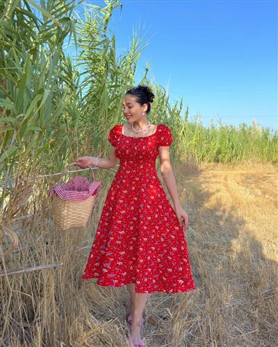 KIRMIZI ÇİÇEKLİ BÜRÜMCÜK KUMAŞ ELBİSE