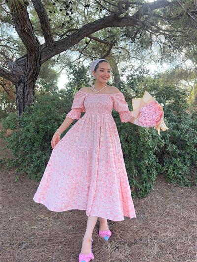 PEMBE LASTİKLİ VİSKON ÇİÇEKLİ ELBİSE