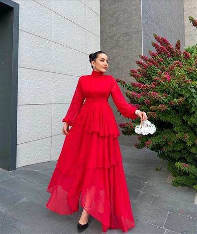 KIRMIZI ŞİFON KATLI ELBİSE