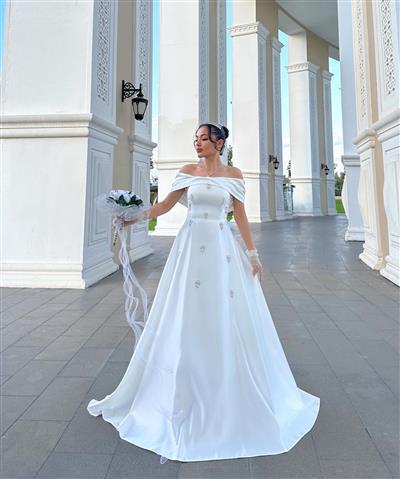 BEYAZ SATEN MALEFİZ TAŞLI ABİYE